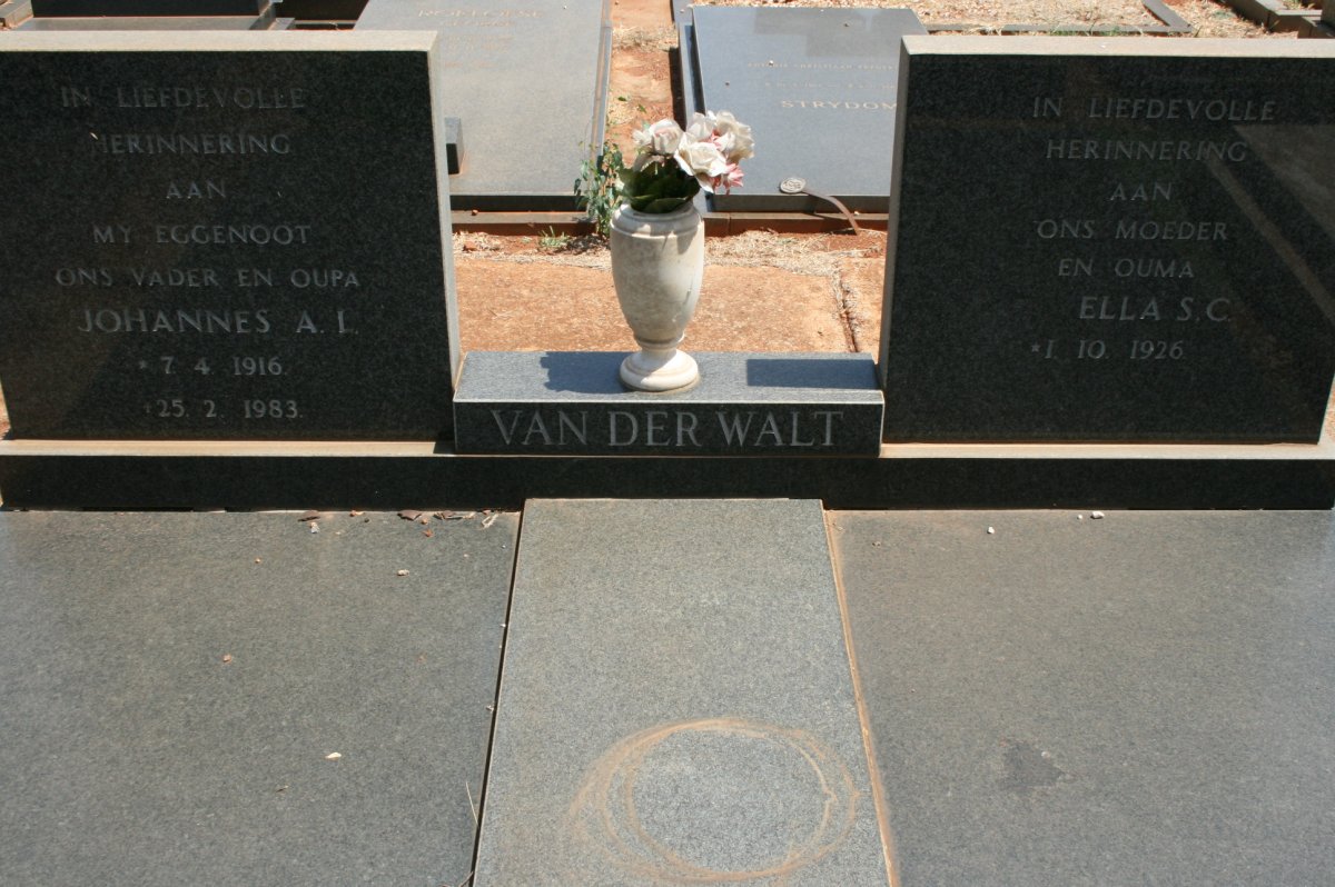 WALT Johannes A.I. van der 1916-1983 &amp; Ella S.C. 1926-