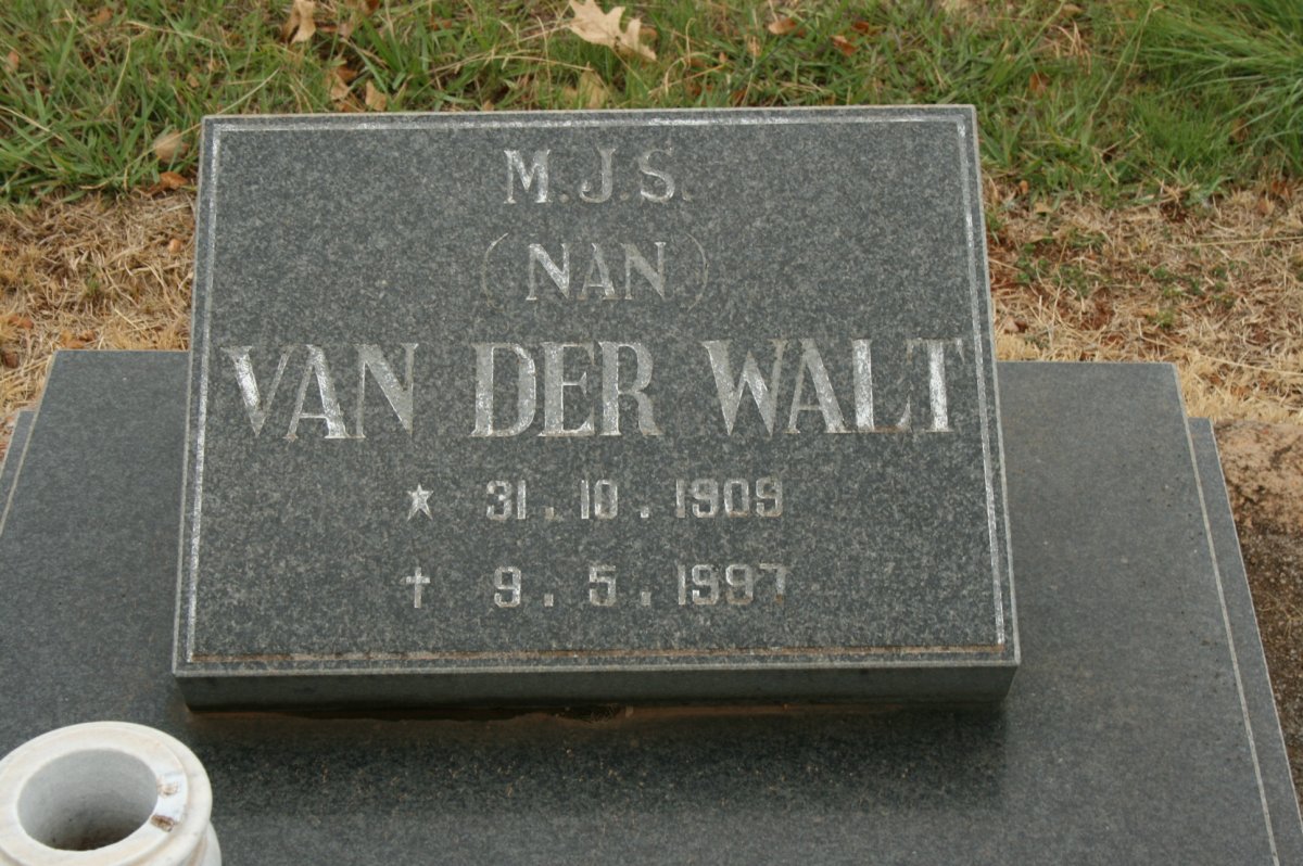 WALT M.J.S., van der 1909-1997