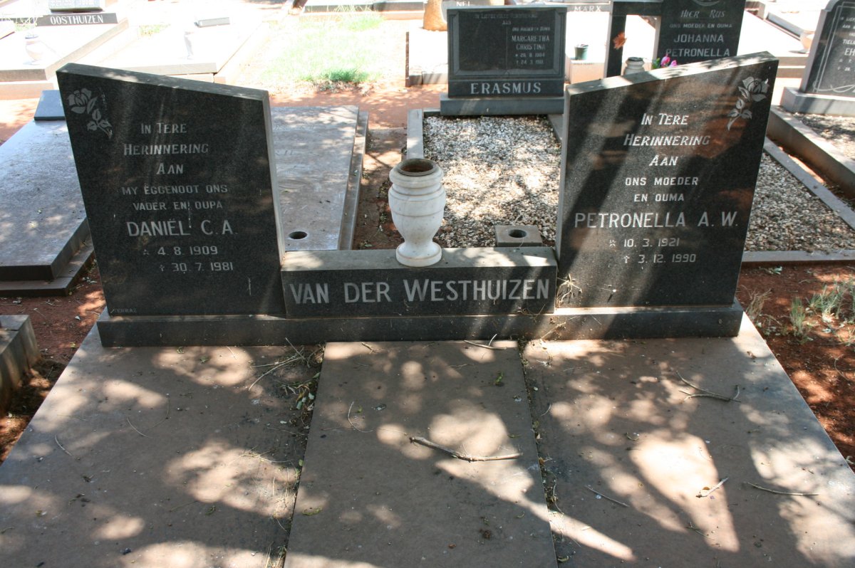 WESTHUIZEN Daniel C.A., van der 1909-1981 &amp; Petronella A.W. 1921-1990