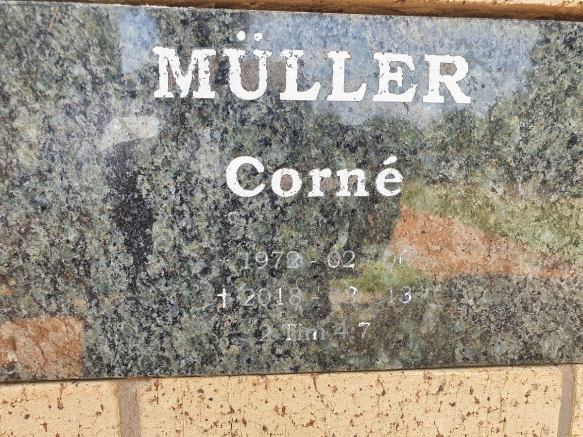 MULLER Corne 1972-2018