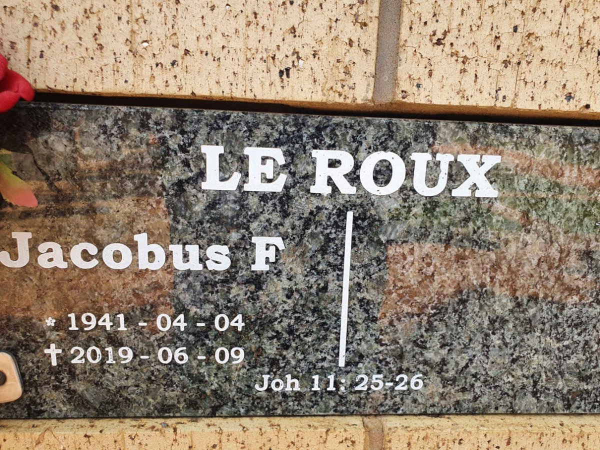 ROUX Jacobus, le 1941-2019