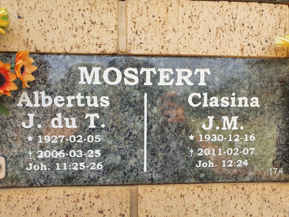 MOSTERT Albertus J. du T. 1927-2006 &amp; Clasina J.M. 1930-2011