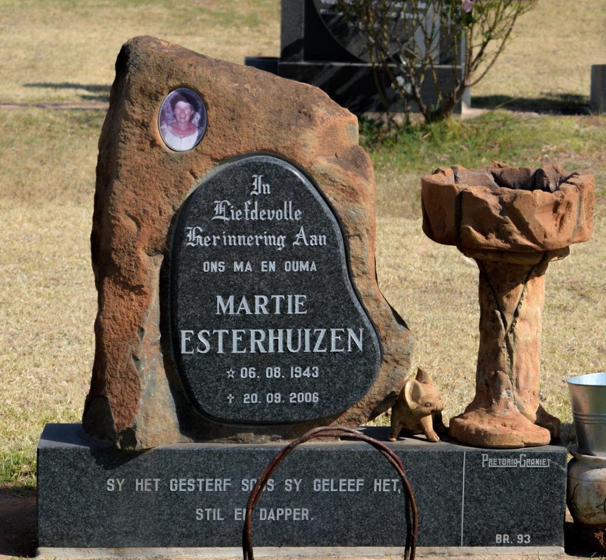 ESTERHUIZEN Martie 1943-2006