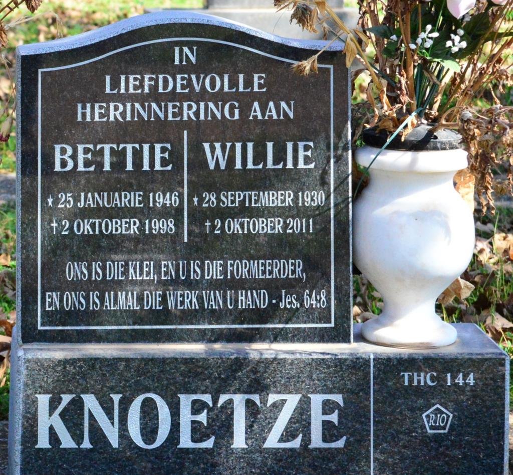 KNOETZE Willie 1930-2011 &amp; Bettie 1946-1998