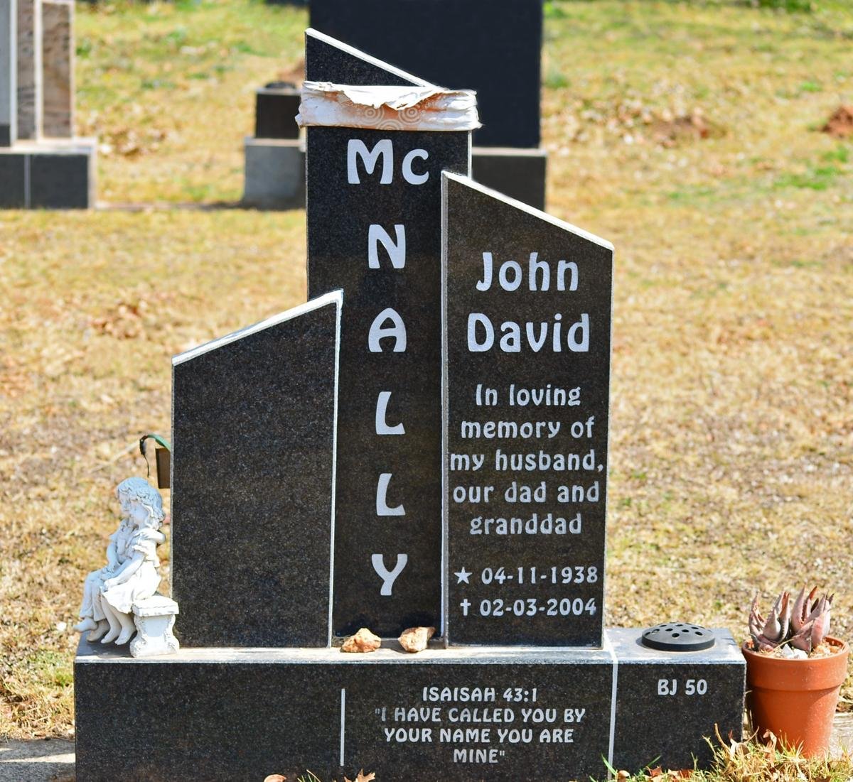 Mc NALLY John David 1938-2004