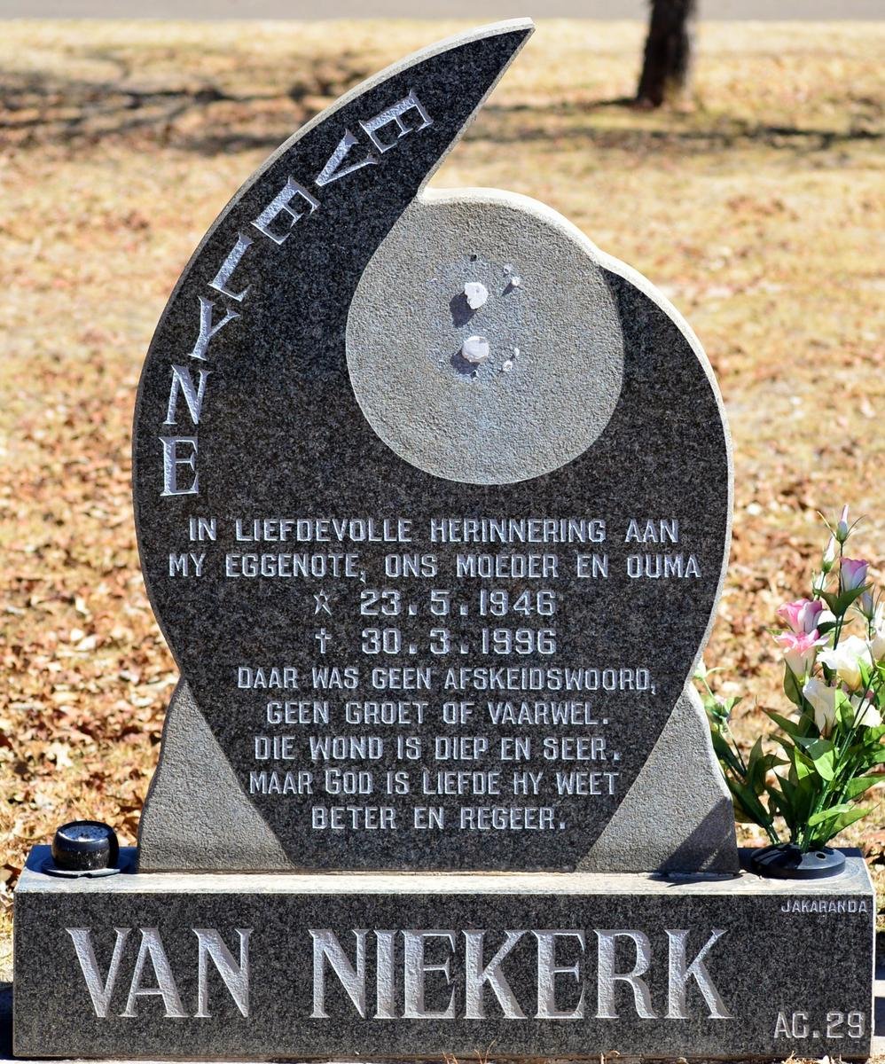 NIEKERK Evelyne, van 1946-1996