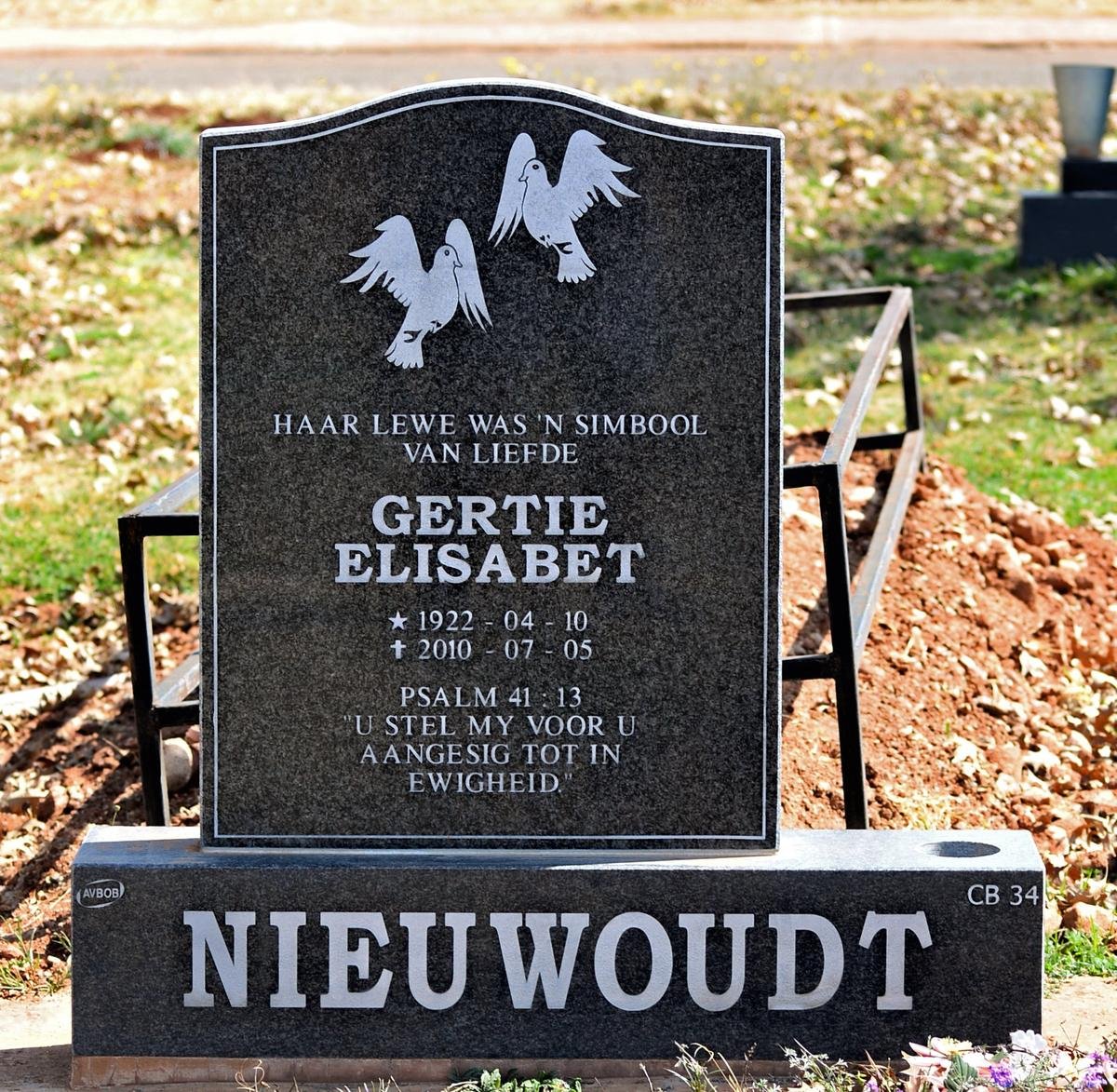NIEUWOUDT Gertie Elisabet 1922-2010
