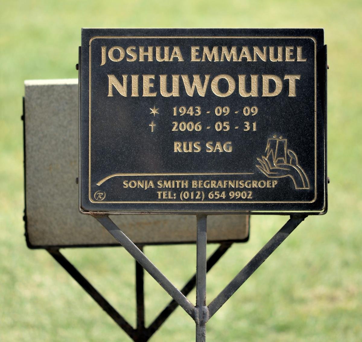 NIEUWOUDT Joshua Emmanuel 1943-2006