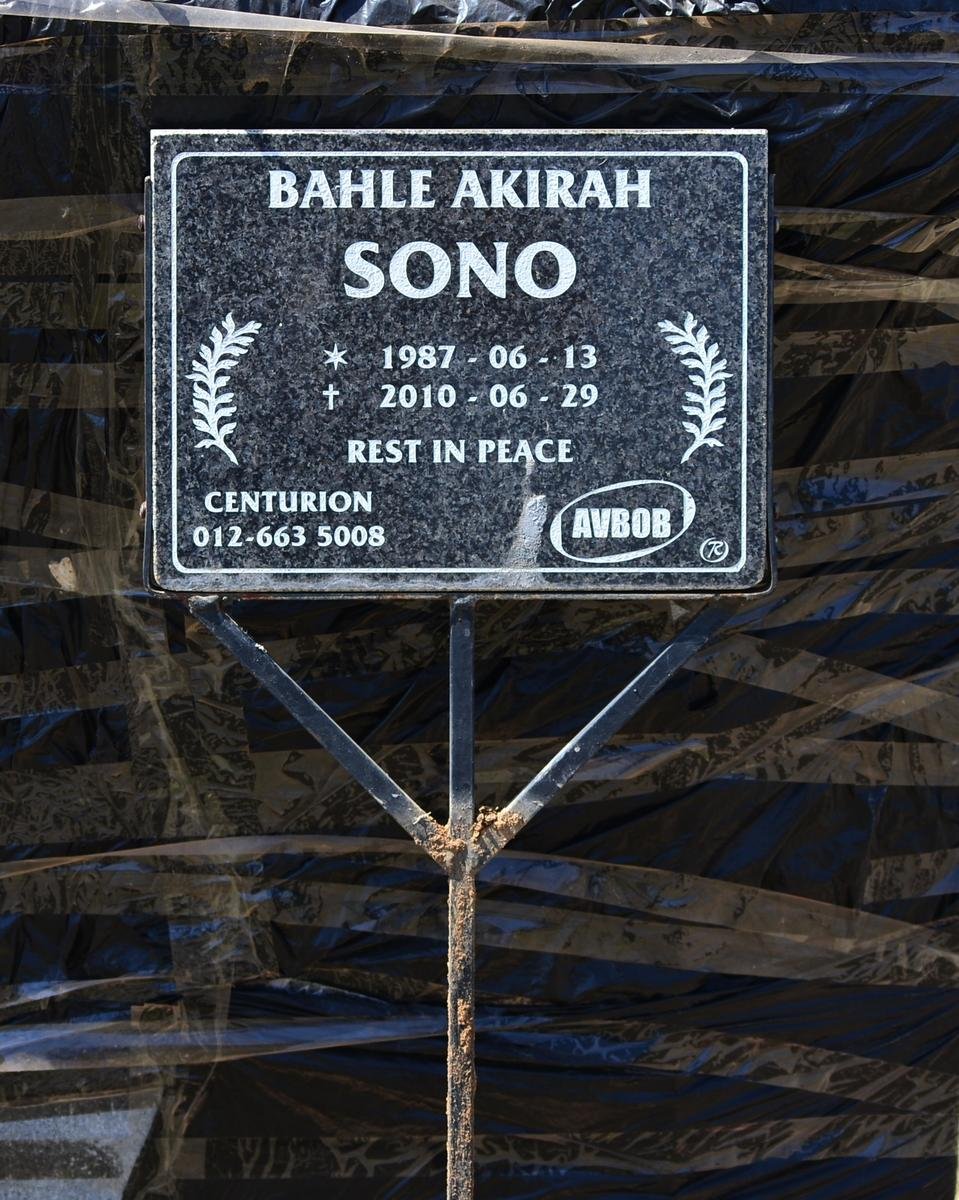 SONO Bahle Akirah 1987-2010