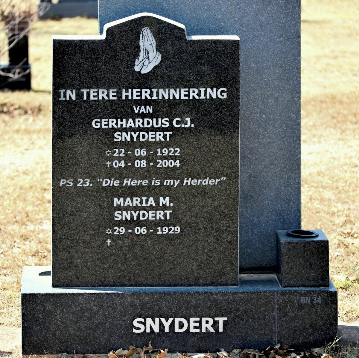 SNYDERT Gerhardus C.J. 1922-2004 &amp; Maria M. 1929-