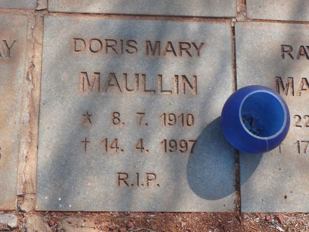 MAULLIN Doris Mary 1910-1997
