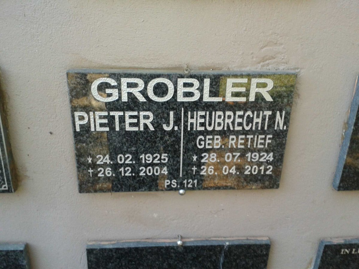 GROBLER Pieter J. 1925-2004 &amp; Heubrecht N. RETIEF 1924-2012