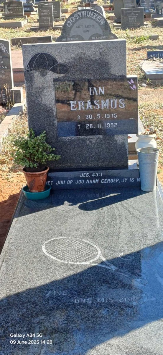 ERASMUS Ian 1975-1992