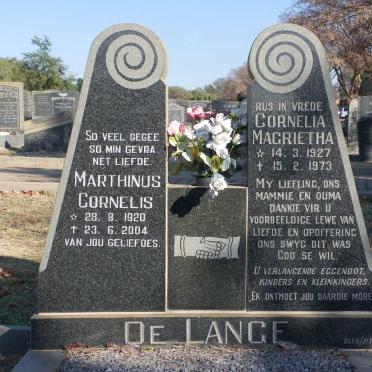 LANGE Marthinus Cornelis, de 1920-2004 &amp; Cornelia Magrietha 1927-1973