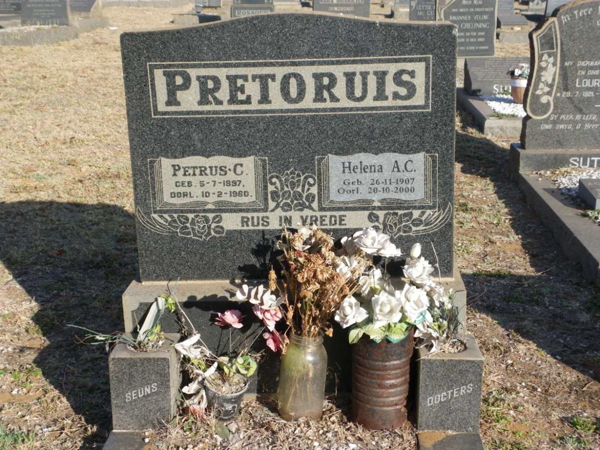 PRETORIUS Petrus C. 1897-1960 &amp; Helena A.C. 1907-2000