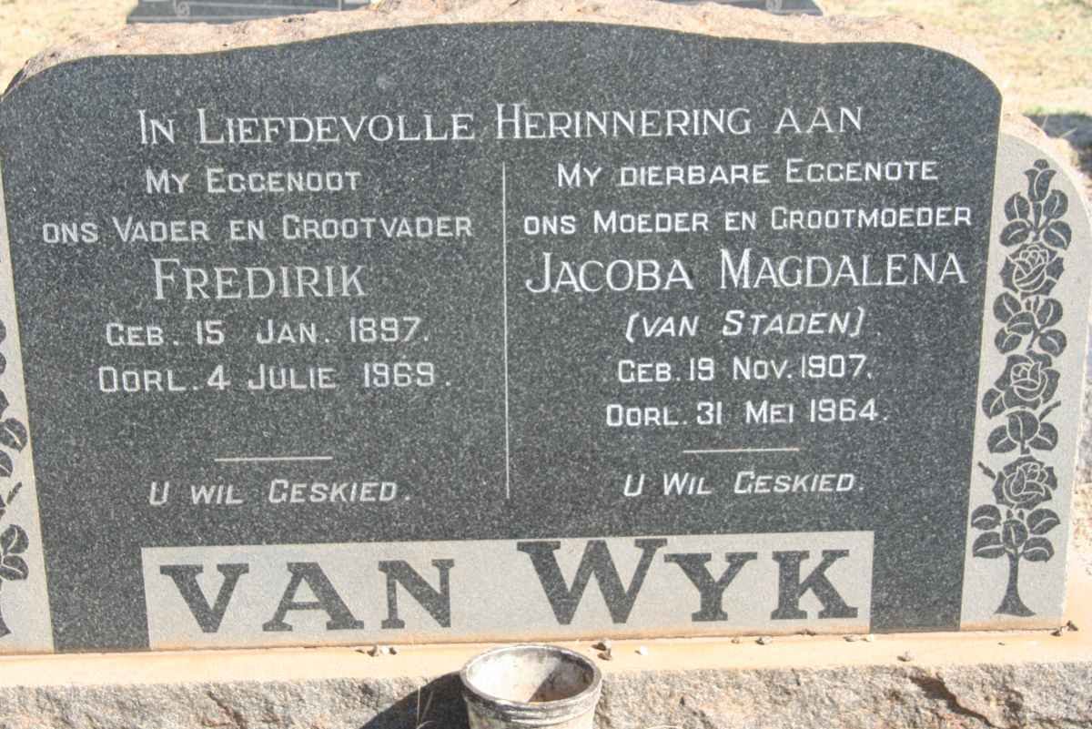 WYK Fredirik, van 1897-1969 &amp; Jacoba Magdalena VAN STADEN 1907-1964