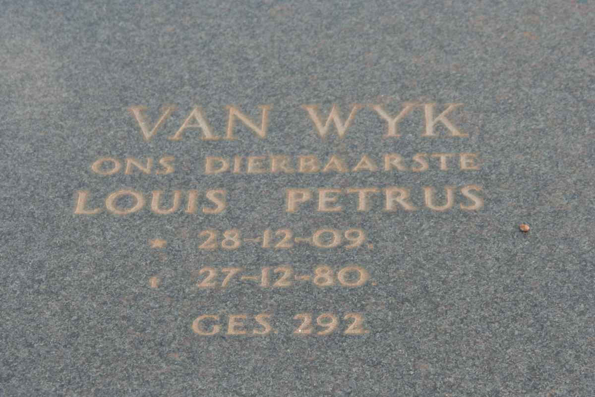 WYK Louis Petrus, van 1909-1980