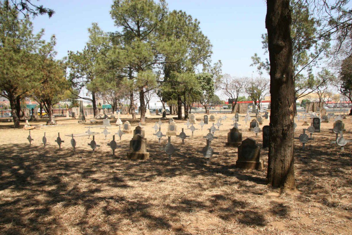 02. Overview of graves at the Heroes Acre