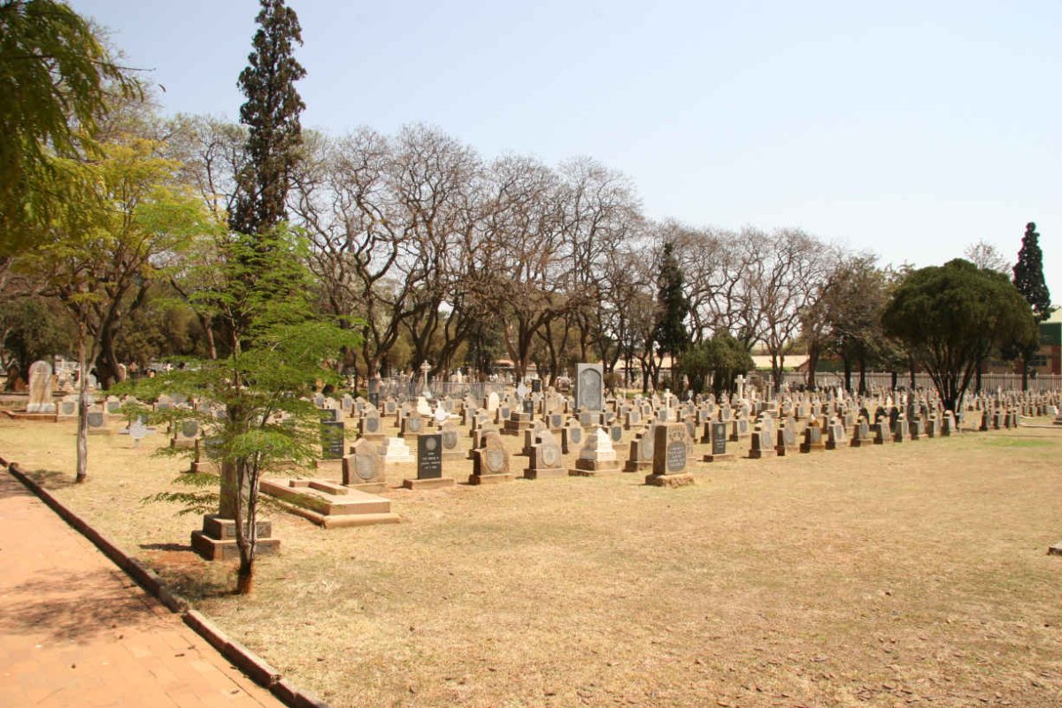 06. Overview of graves in the Military Section of the Heroes Acre
