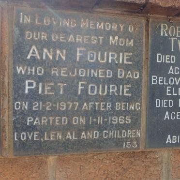 FOURIE Piet -1965 &amp; Ann -1977