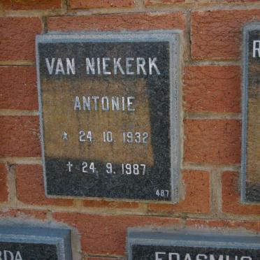 NIEKERK Antonie, van 1932-1987
