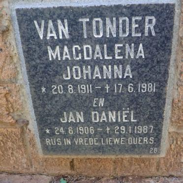 TONDER Jan Daniel, van 1906-1987 &amp; Magdalena Johanna 1911-1981