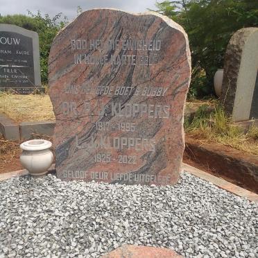 KLOPPERS P.J 1917-1995 &amp; L.J. 1925-2022