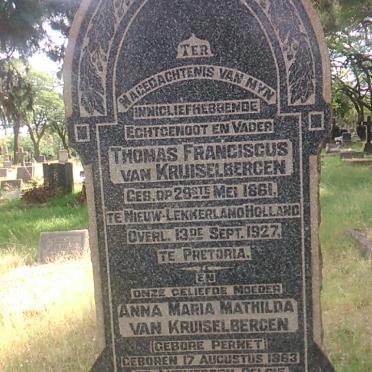 KRUISELBERGEN Thomas Franciscus, van 1861-1927 &amp; Anna Maria Mathilda PERNET 1863-1930
