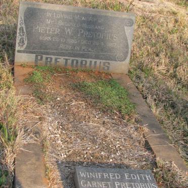 PRETORIUS Pieter W. 1895-1967 &amp; Winifred Edith Garnet 1901-1990