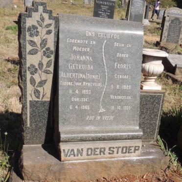 STOEP Johanna Gertruida Albertina, van der nee VAN RYNEVELD 1893-1965 :: VAN DER STOEP Floris 1920-1939