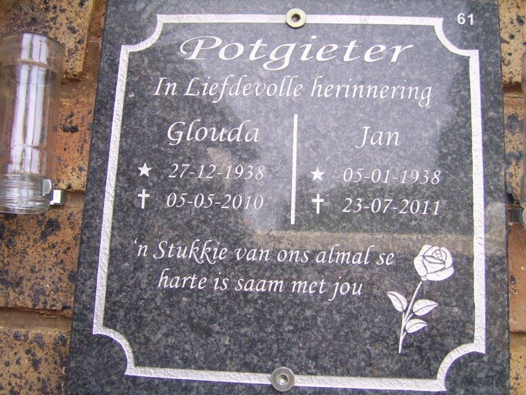 POTGIETER Jan 1938-2011 &amp; Glouda 1938-2010