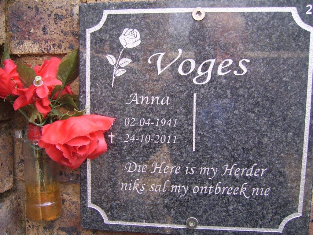 VOGES Anna 1941-2011