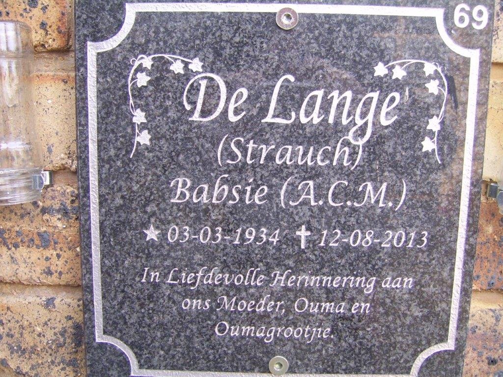 LANGE A.C.M., de nee STRAUCH 1934-2013