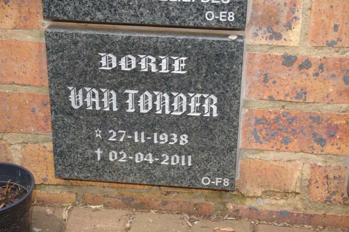TONDER Dorie, van 1938-2011
