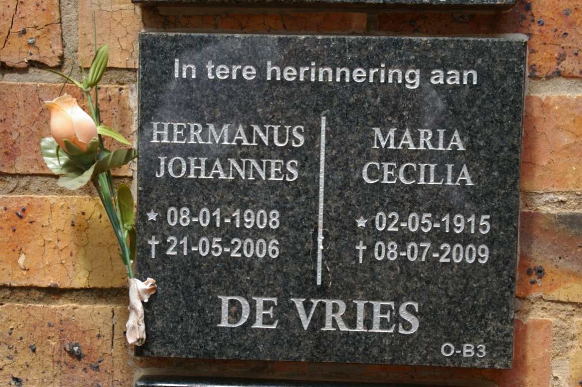 VRIES Hermanus Johannes, de 1908-2006 &amp; Maria Cecilia 1915-2009