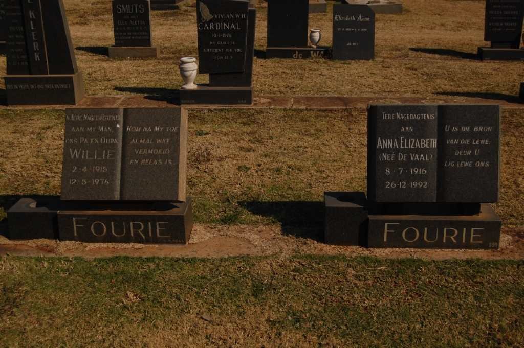 FOURIE Willie 1915-1976 &amp; Anna Elizabeth De VAAL 1916-1992