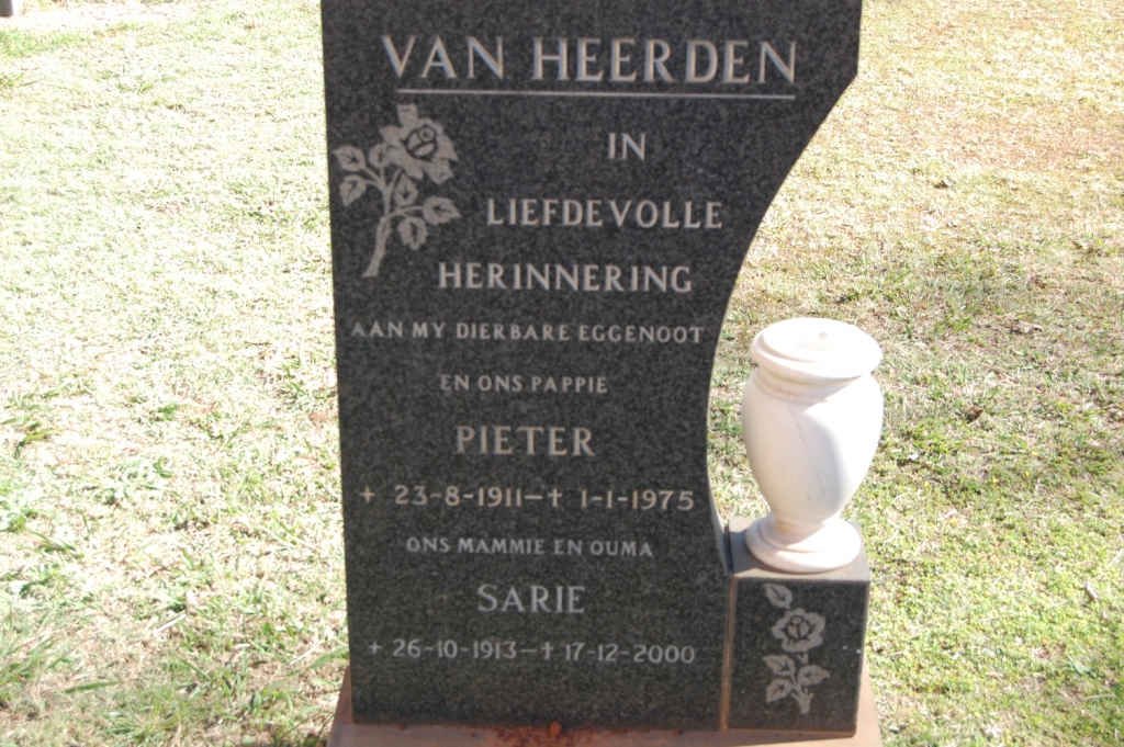 HEERDEN Pieter, van 1911-1975 &amp; Sarie 1913-2000