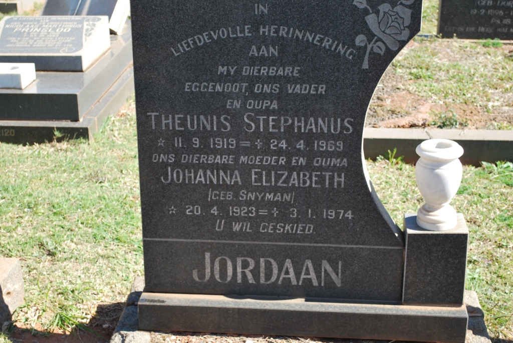 JORDAAN Theunis Stephanus 1919-1969 &amp; Johanna Elizabeth SNYMAN 1923-1974