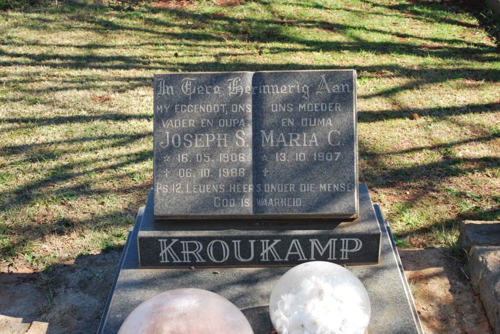 KROUKAMP Joseph S. 1906-1988 &amp; Maria C. 1907-