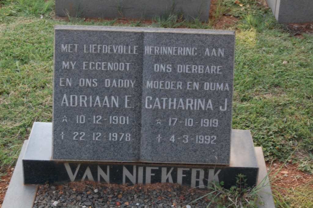 NIEKERK Adriaan E., van 1901-1979 &amp; Catharina J. 1919-1992
