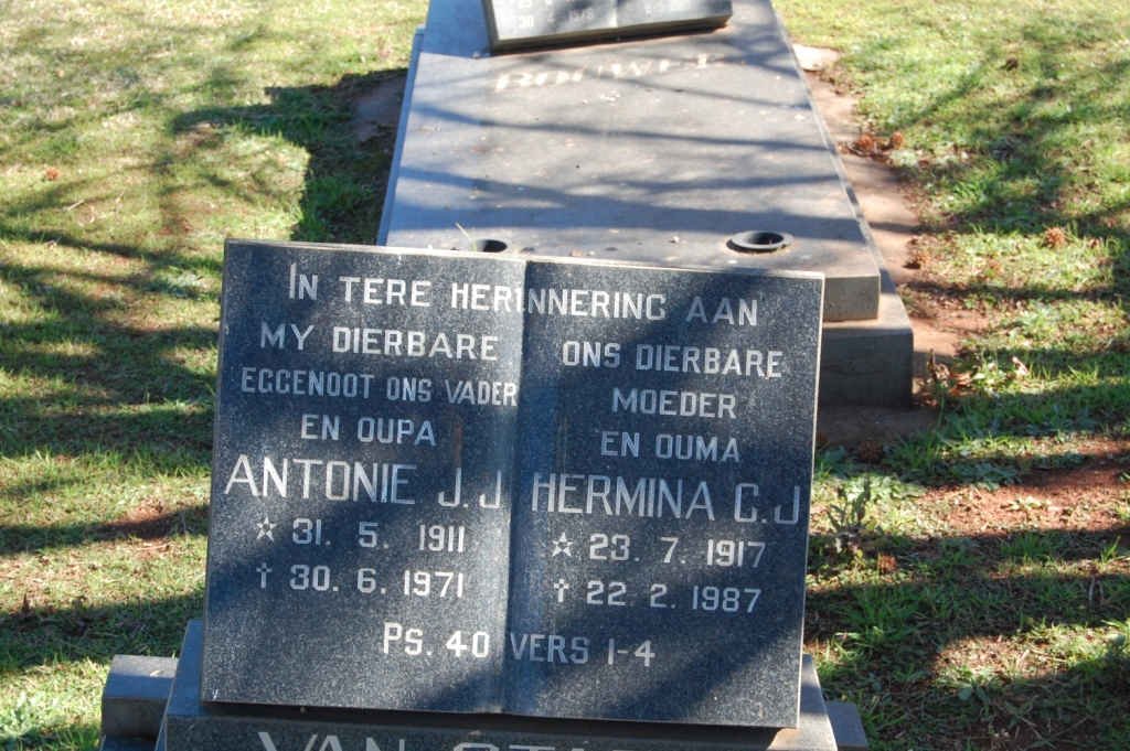 STADEN Antonie J.J., van  1911-1971 &amp; Hermina C.J. 1917-1987
