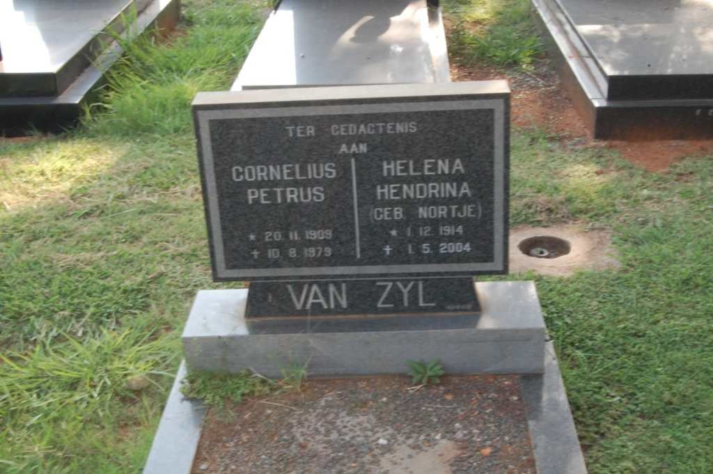 ZYL Cornelius Petrus, van 1909-1979 &amp; Helena Hendrina NORTJE 1914-2004