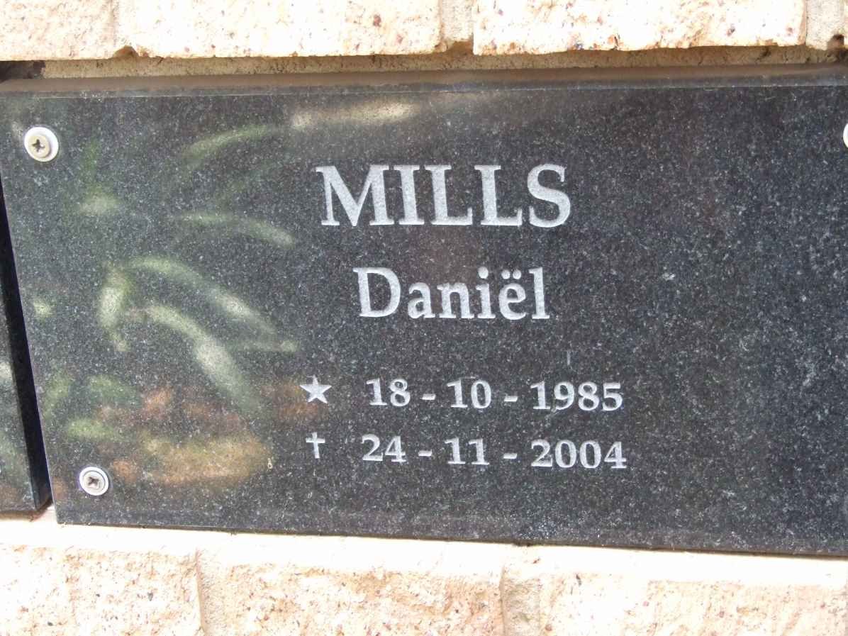 MILLS Daniel 1985-2004