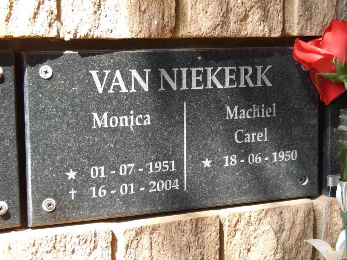 NIEKERK Machiel Carel, van 1950- &amp; Monica 1951-2004