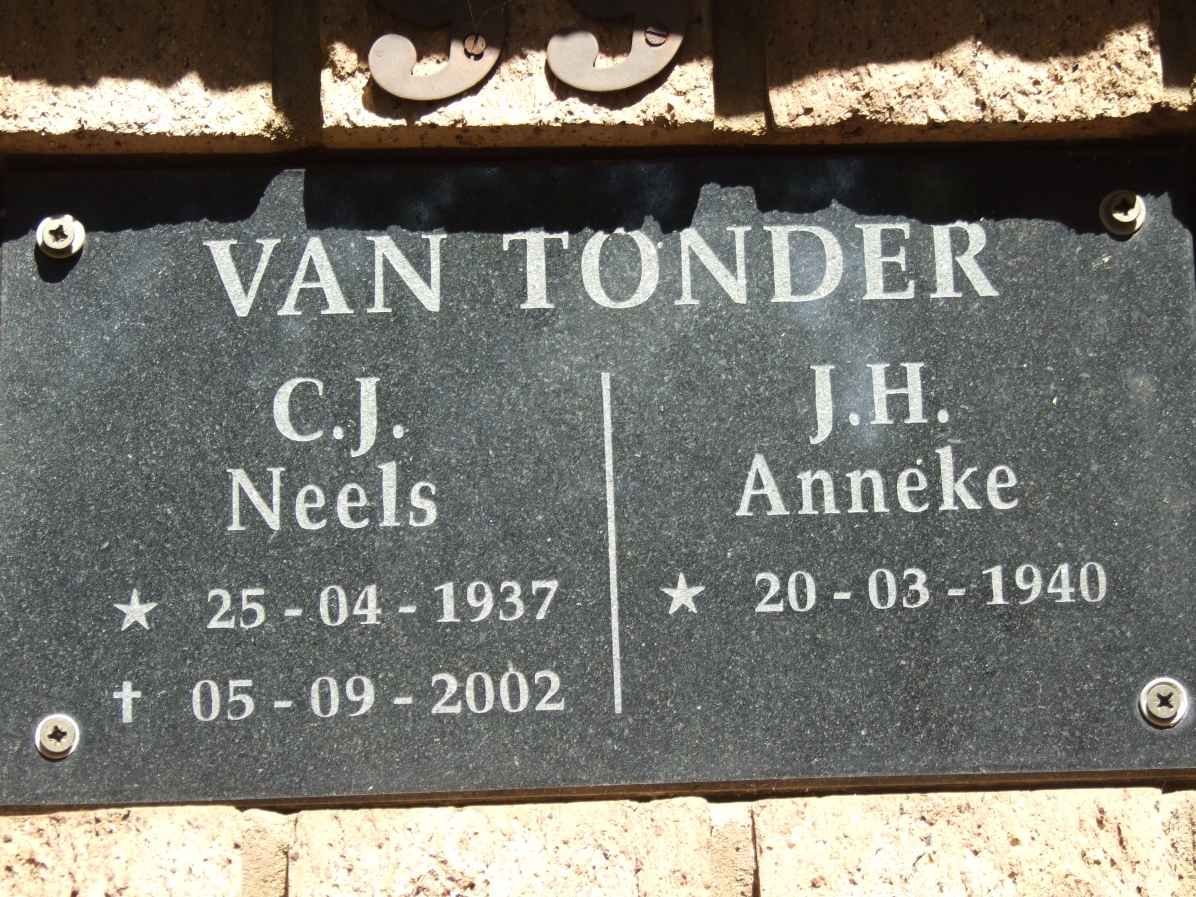 TONDER C.J., van 1937-2002 &amp; J.H. 1940