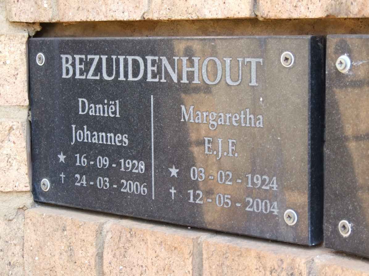 BEZUIDENHOUT Daniel Johannes 1928-2006 &amp; Margaretha E.J.F. 1924-2004