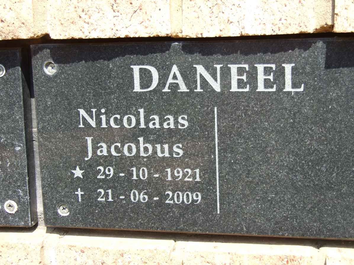 DANEEL Nicolaas Jacobus 1921-2009