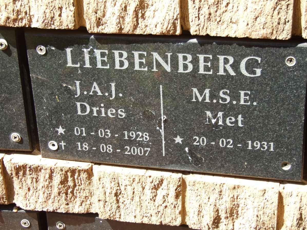 LIEBENBERG J.A.J. 1928-2007 &amp; M.S.E. 1931-