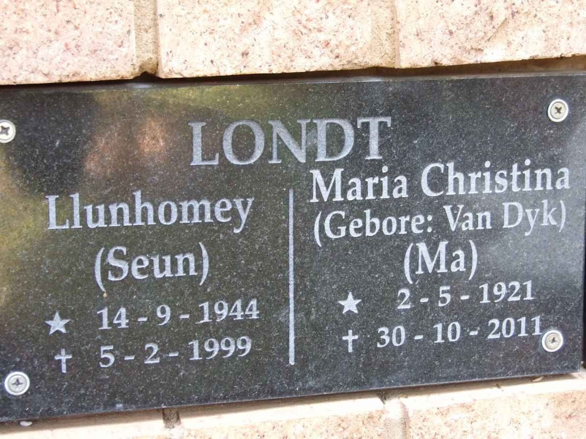 LONDT Llunhomey 1944-1999 :: LONDT Maria Christina nee VAN DYK 1921-2011
