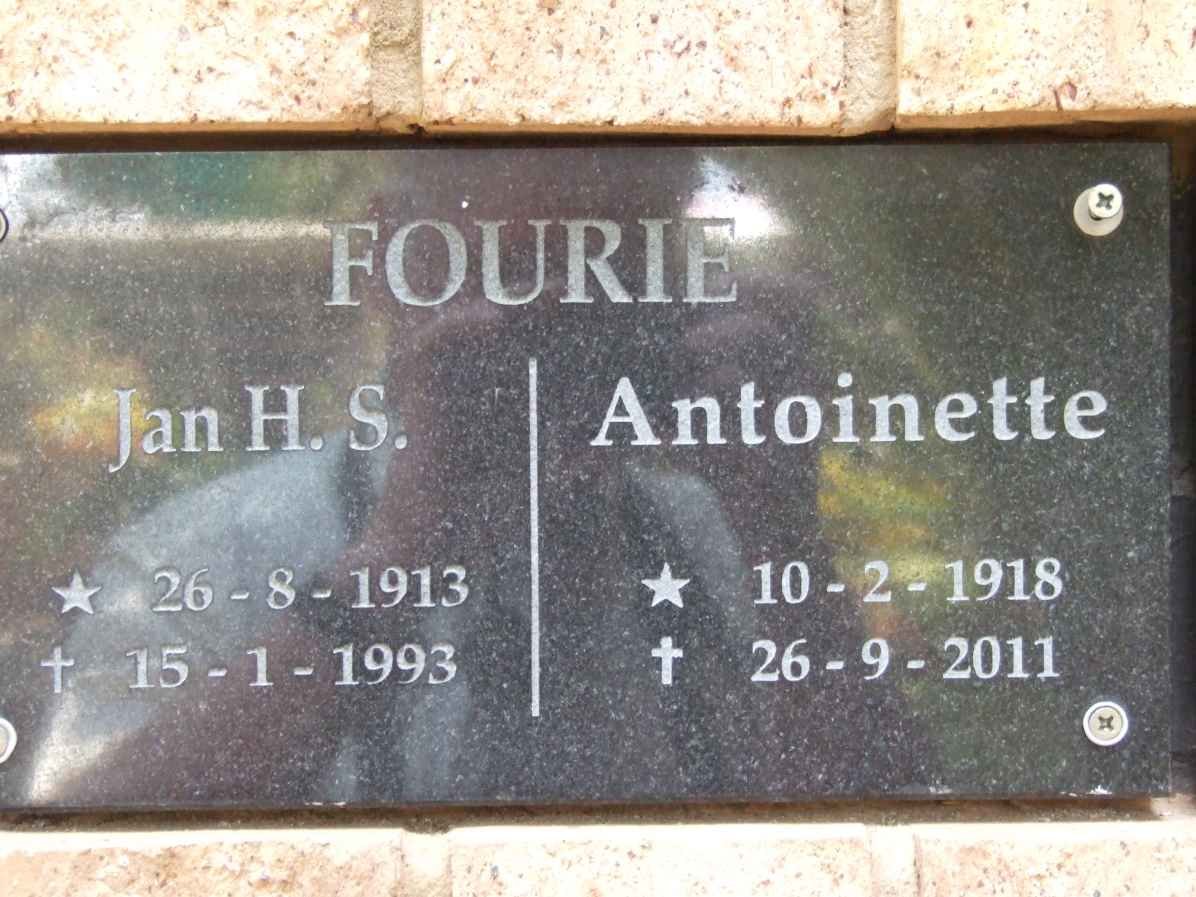 FOURIE Jan H.S. 1913-1993 &amp; Antoinette 1918-2011